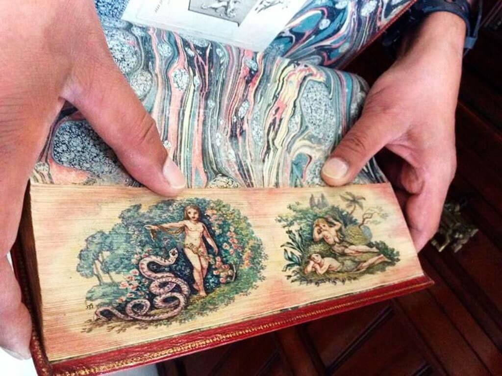 «Fore-edge painting»: невидимое книжное искусство